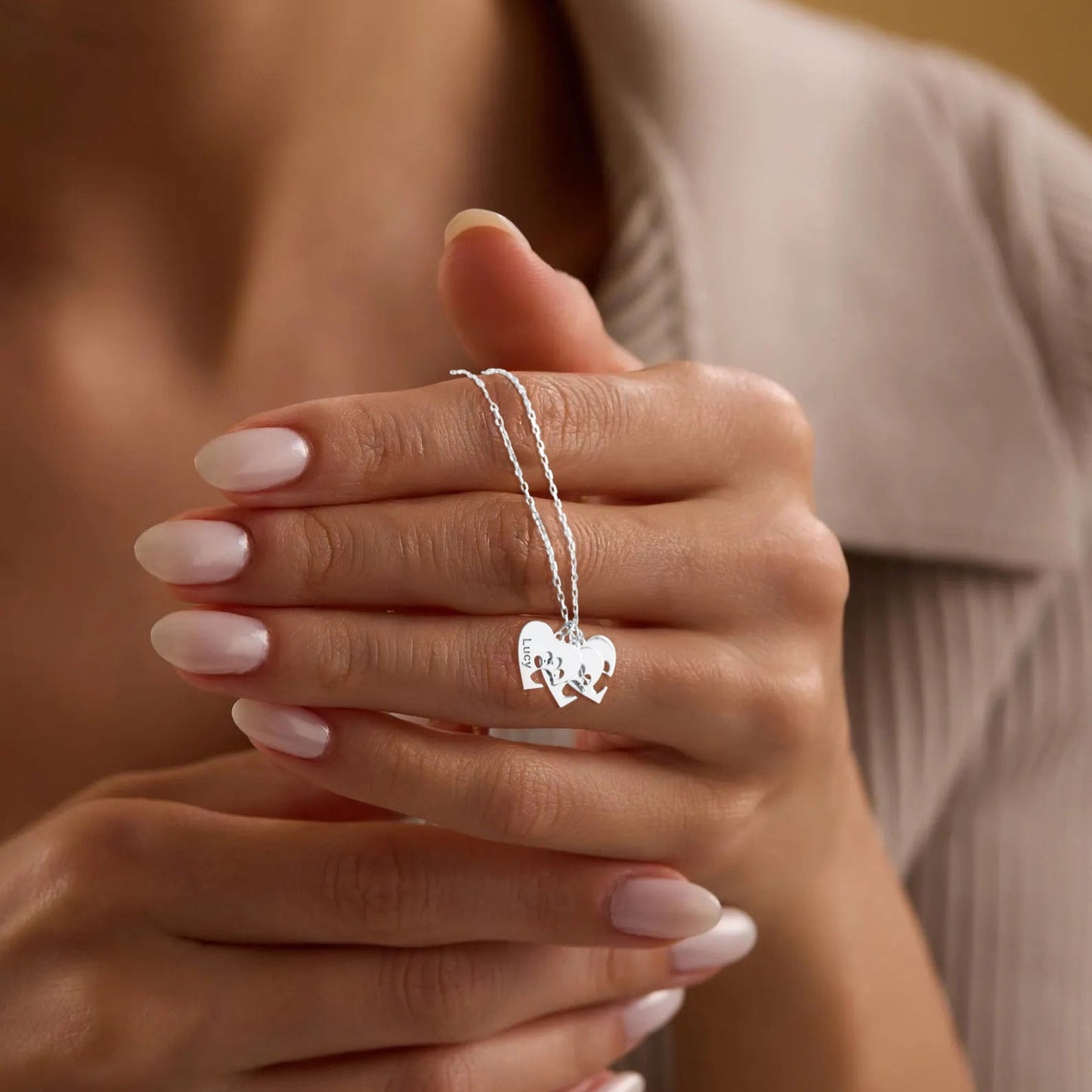 Spersonalizowany naszyjnik z imieniem w kształcie łapki i serca