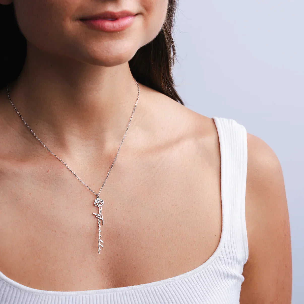 Spersonalizowany naszyjnik z imieniem i kwiatem urodzinowym